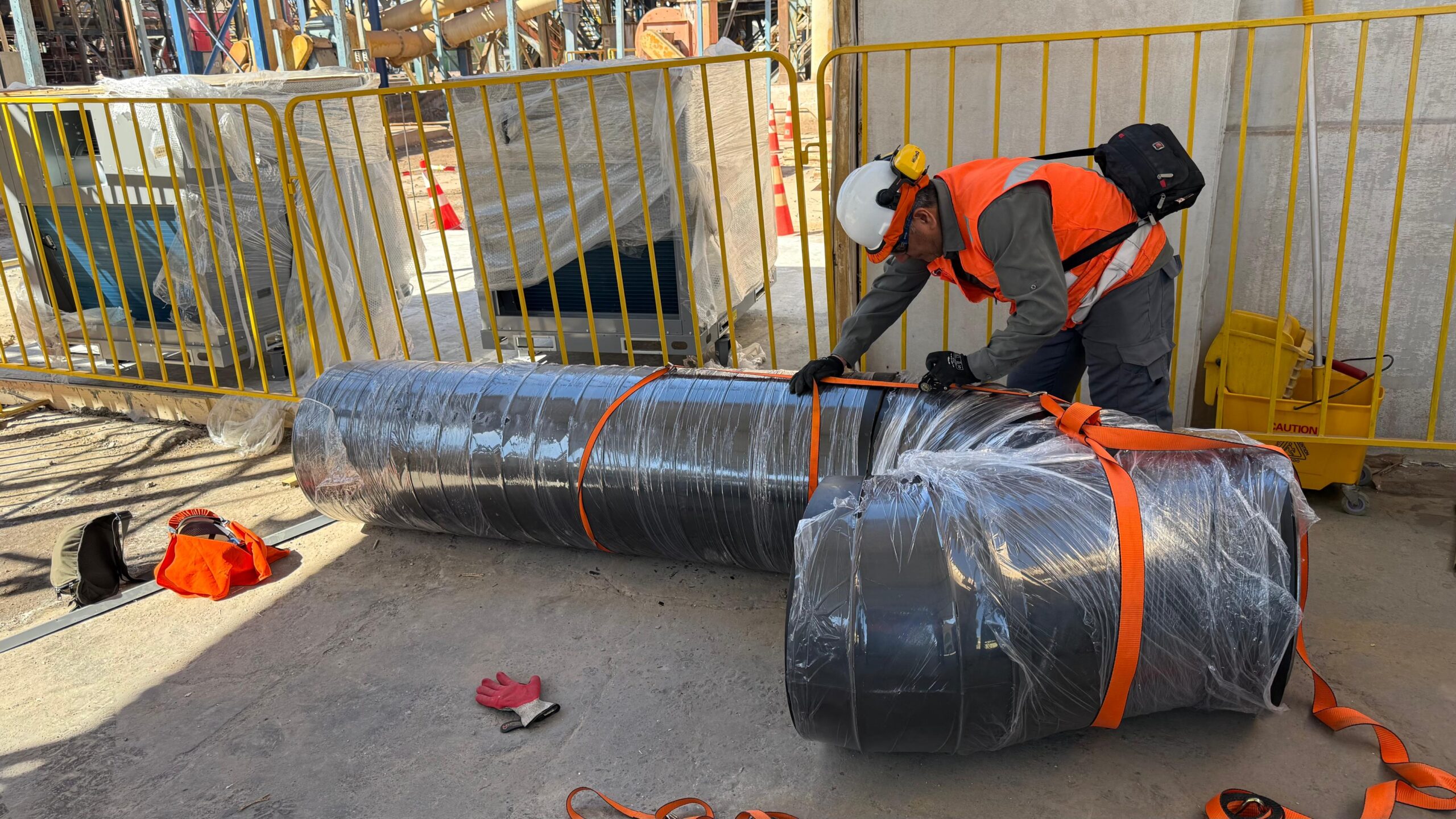 Preparación y amarre de ductos de climatización para montaje